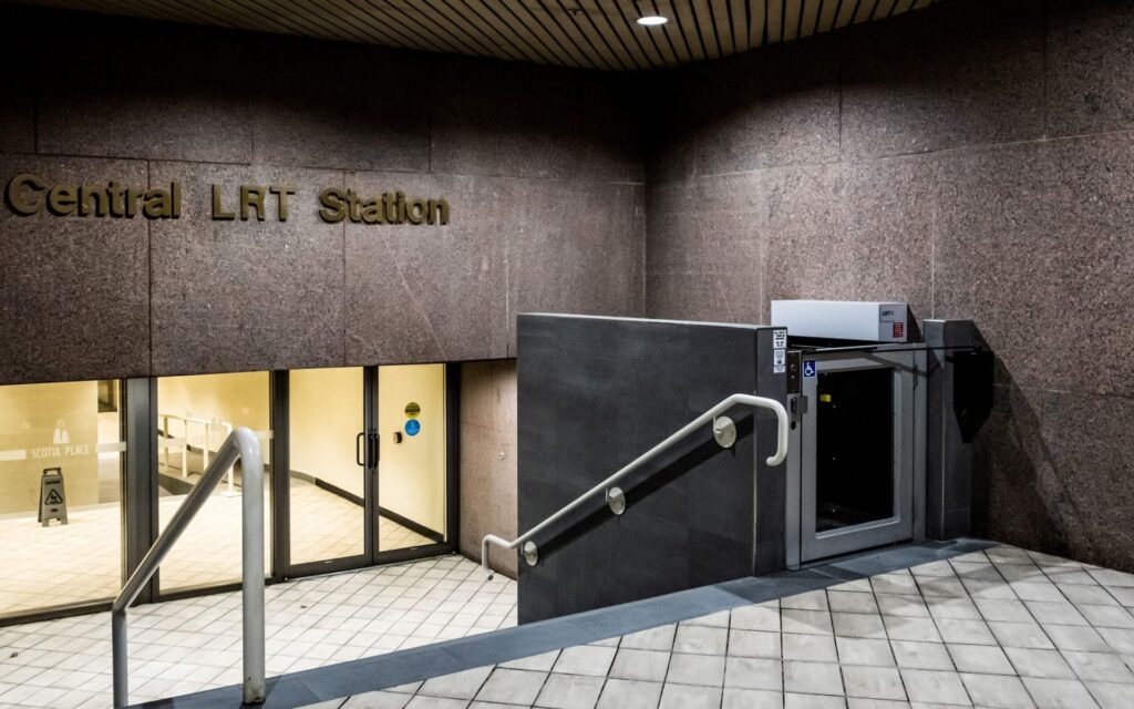 commercial vertical platform lifts